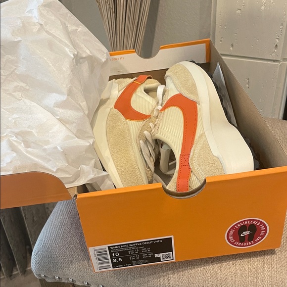 Nike Beige and Orange Athletic Shoes - Picture 4 of 4